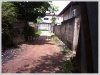 Land with house in Ban Thatluang
