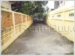 ID: 3338 - Beautiful compound houses with fully furnished next to concrete road for rent