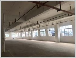 ID: 2558 - Commercial Space, Shopping Center in town for rent