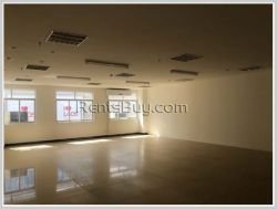 ID: 2558 - Commercial Space, Shopping Center in town for rent