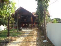 ID: 1364 - Lao style house near Australian Embassy for rent