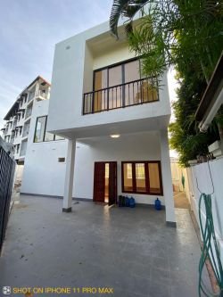 ID: 4554-The Beautiful modern house near The Pizza Company Phonsinuan for rent