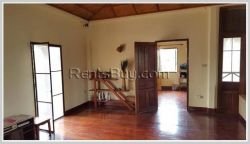 ID: 363 - Lao style house with swimming pool