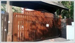 ID: 3536 - Beautiful Lao style house in town with large garden for rent