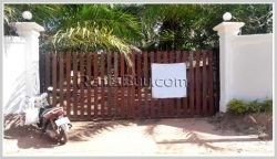 ID: 3654 - A contemporary house with large shady garden for rent in Chanthabouly District