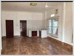 ID: 4231 - Pretty house with large parking space for rent