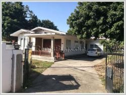 ID: 4262 - Spacious house in town close to Patuxay for rent