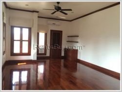 ID: 2385 - Beautiful house by pave road near Patuxay