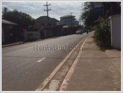 ID: 3851 - The large parking house by pave road with large parking space for rent