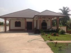 ID: 3051 - Pretty one storey house with a nice court yard for rent