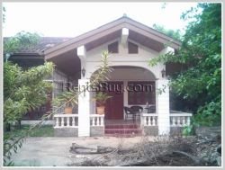 ID: 2222 - House with large garden near minimart