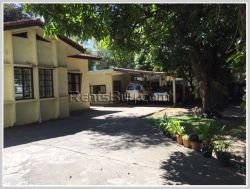 ID: 1482 - Colonial style house near pave road suitable for office
