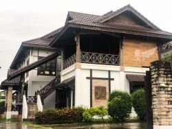 ID: 4147 - Modern Lao style house near Lao ITEC Mall for rent
