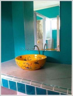 ID: 3799 - The colorful house near National University of Laos for rent