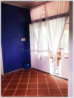 ID: 3799 - The colorful house near National University of Laos for rent