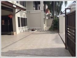 ID: 2440 - Nice house in town by pave road near Mercure hotel
