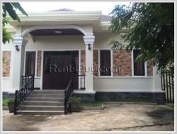 ID: 3317 - Beautifull house near local fresh market for rent in Sikhottabong district.