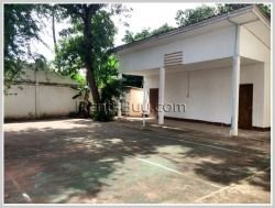 ID: 2162 - Modern house by main road with large parking space for office