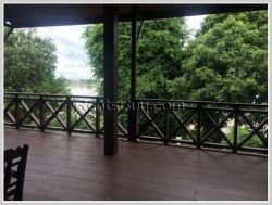 ID: 3241 - Lao style house with large garden and near Mekong River for rent