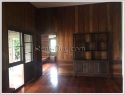 ID: 3241 - Lao style house with large garden and near Mekong River for rent