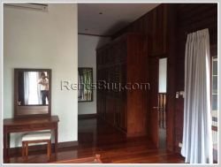 ID: 3241 - Lao style house with large garden and near Mekong River for rent