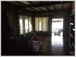 ID: 3677 - Lao style shady house 103 hospital and M-point mart (Saphanthong) for rent