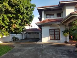 ID: 4324 - Adorable house in Diplomatic area for rent in Ban Phosay