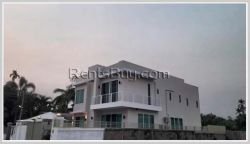 ID: 4191 - The beautiful house next to concrete road and swimming pool for rent