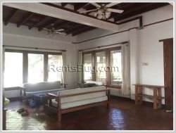 ID: 3918 - The contemporary house with large garden next to concrete road for rent