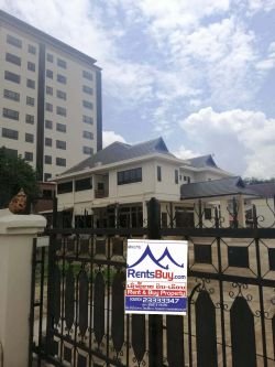 ID: 4505- House/Office with large land by main road near Panyathip International School for rent