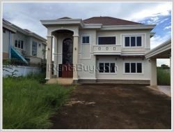 ID: 4196 - Adorable house has two storey house with a nice court yard for sale