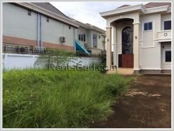 ID: 4196 - Adorable house has two storey house with a nice court yard for sale