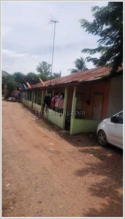 ID: 1287 - Row house with house for sale by main road