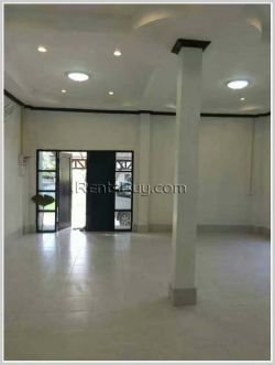 ID: 3641 - The shop house near Sanjieng market by pave road for sale