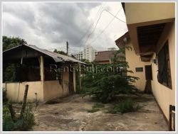 ID: 4060 - The house with large parking by good access for sale