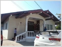 ID: 3905 - Affordable villa near Patuxay and close to Morning Market for rent
