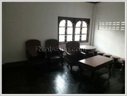 ID: 3858 - Cute Villa in city center near Thongkhankham Market for rent