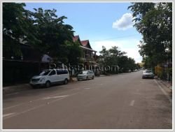 ID: 4199 - Nice Restaurant by concrete road close to Thatluang Temple for rent