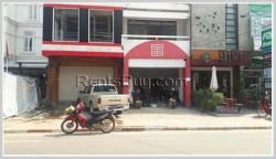 ID: 1041 - Shophouse in the city center for rent