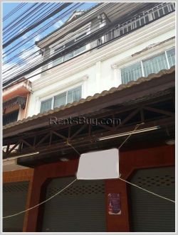 ID: 3411 Three storey shop-house by pave road for rent.