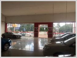 ID: 4125 - The Auto show room in city next to main road for rent