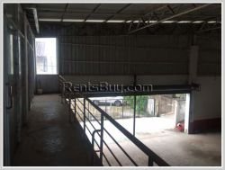 ID: 4125 - The Auto show room in city next to main road for rent