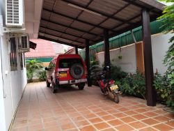 ID: 4536-Lao contemporary house near Suanmone market for rent