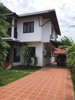 ID: 4536-Lao contemporary house near Suanmone market for rent
