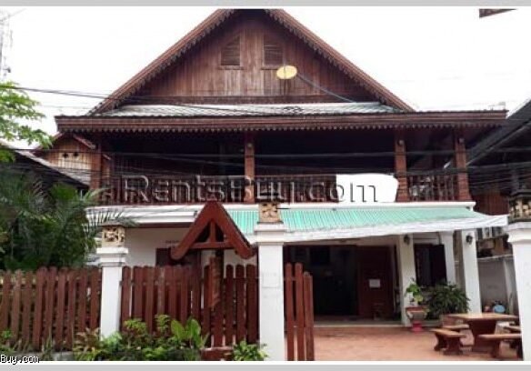 ID: 3771 – Nice guesthouse in center of Luangprabang City in night market area for sale
