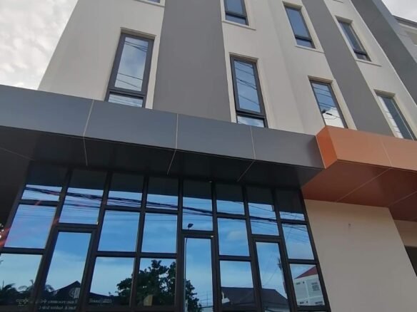 ID: 4596- Office/Resident Building by main road of Dongpayna road near Thatlouang Marsh Project for rent.