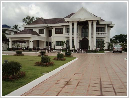 869 – Roman-Style Luxury House with Swimming Pool & Large Garden in prime location near WFP (UN)