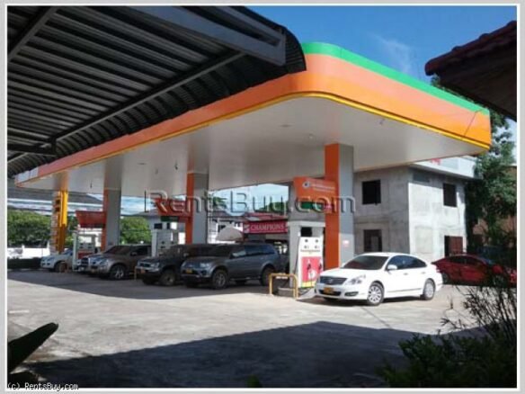 ID: 3033 – The nice gas station next to main road close to French School for rent.