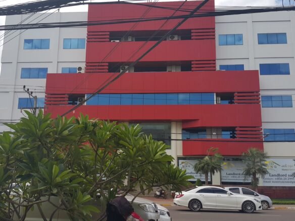 ID: 2841 – Commercial building for sale in city center.