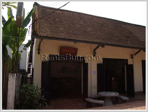 ID: 1675 – Guest house in city of Luangprabang, near Phousy, for rent.